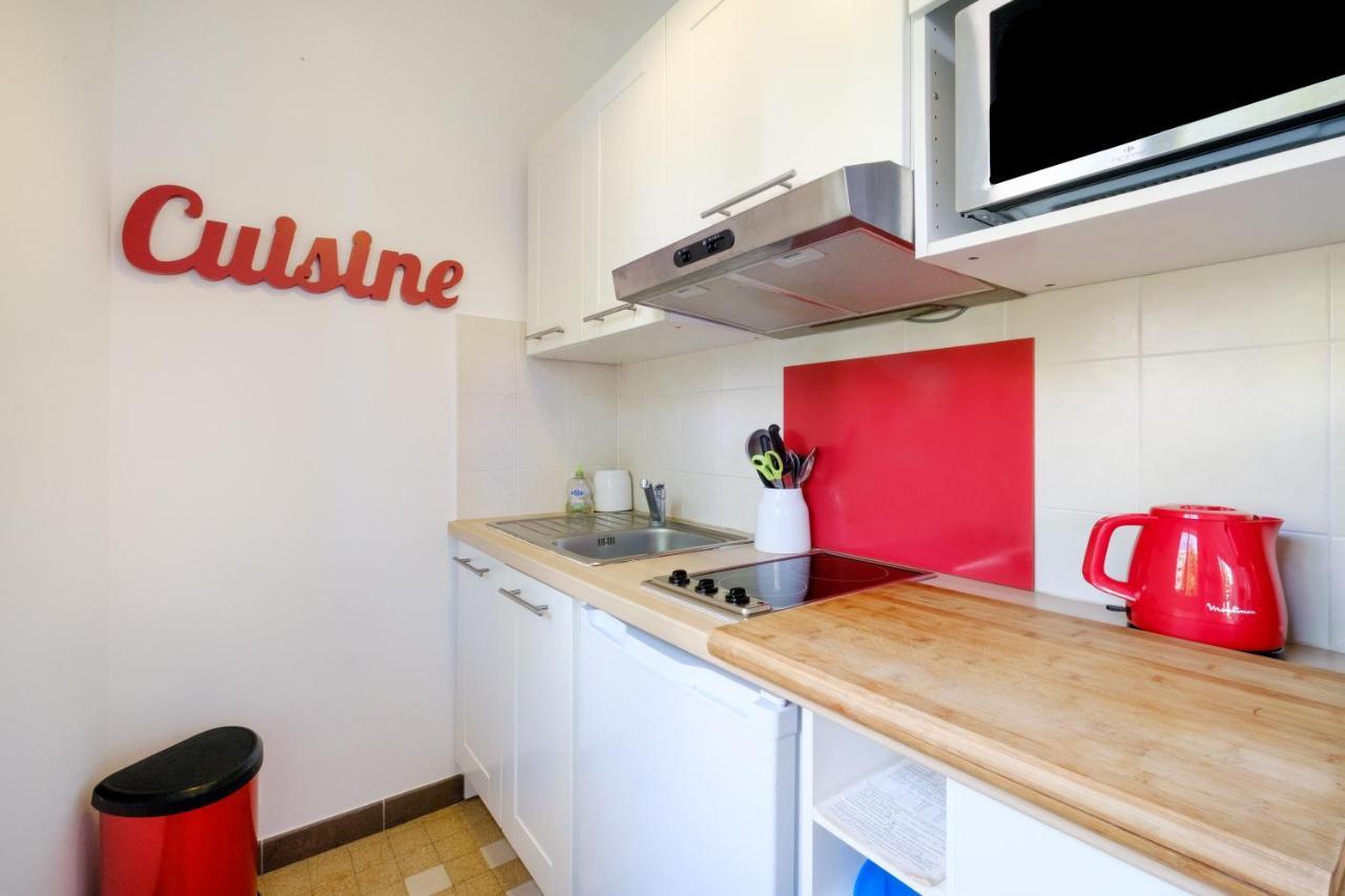 En Bord De Apartment *